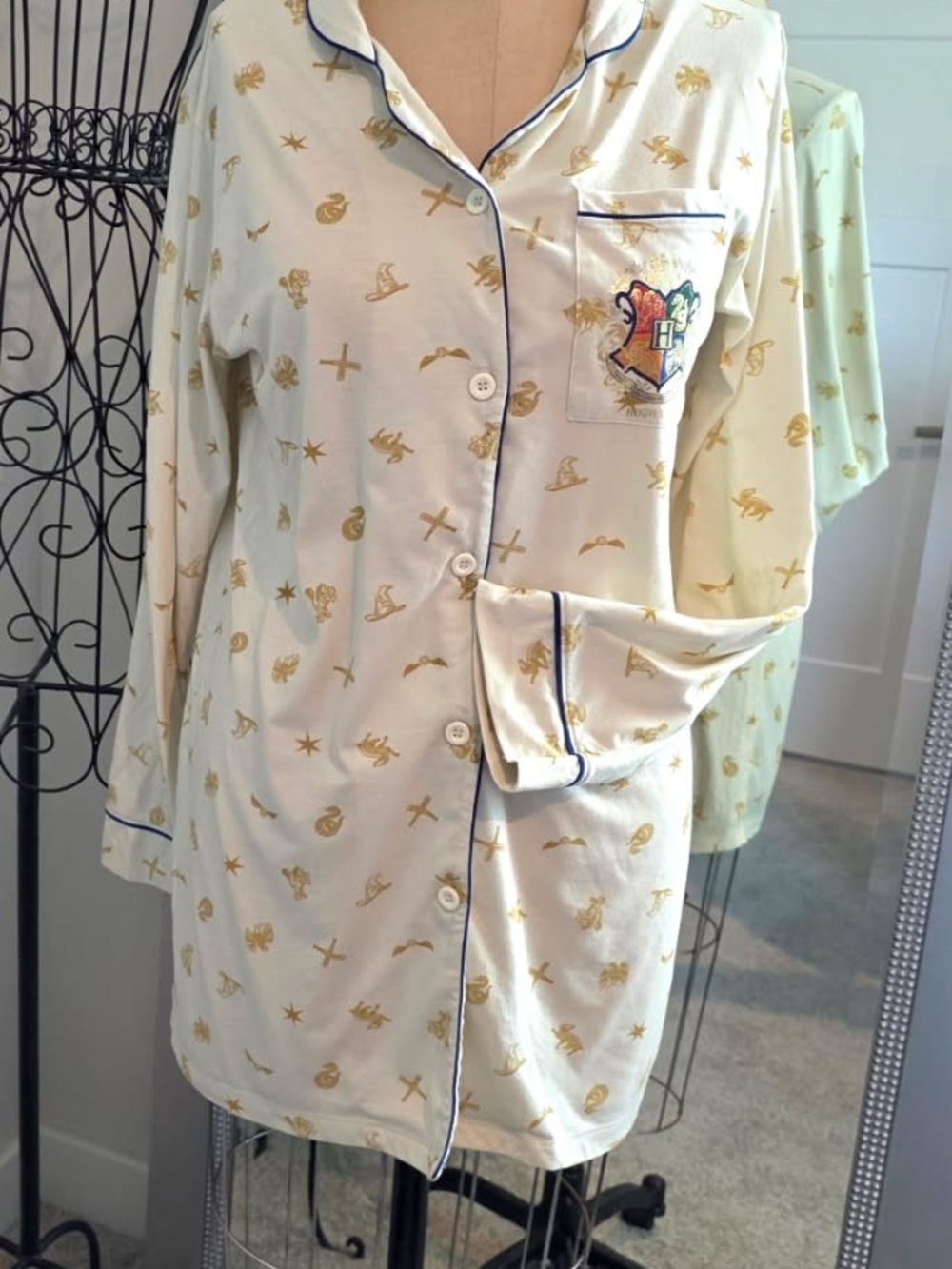 Warner Bros. Girls Cream Pajama Top with Gold Motif and Navy Trim
